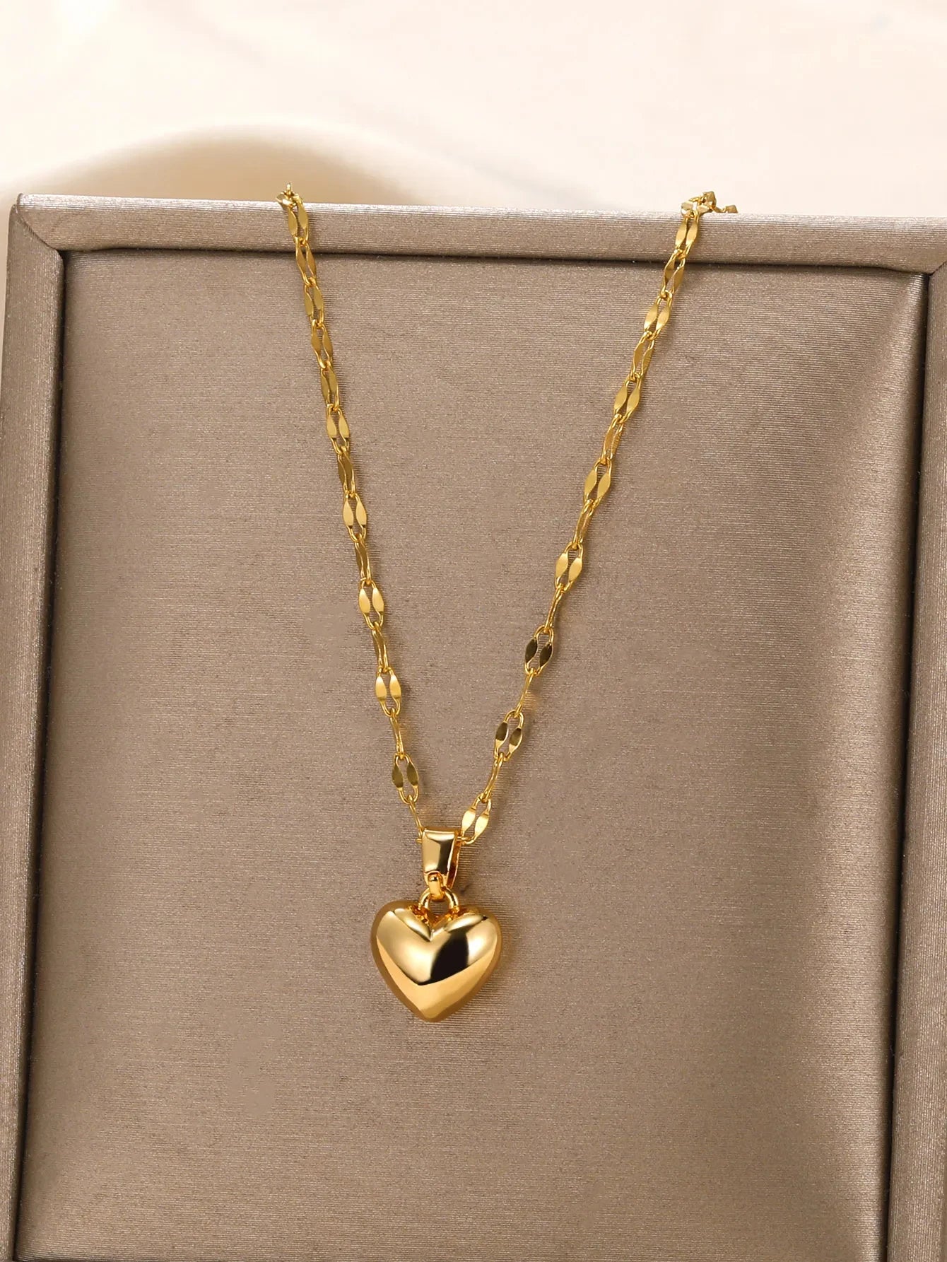 Stainless Steel Love Heart Necklace For Women 2024 New Trendy Lip Chain Simple Pendant Necklace Jewelry free shipping